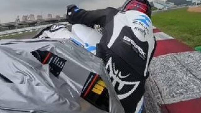 不会吧不会吧？ 不会真有人觉得820打不过日本四大厂中排吧？
#张雪820rr