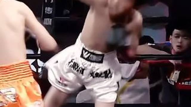 狼牙搏击·小石头 石头这次比赛状态超级不好、比赛结束才知道，对手还受伤了 这是我最不想看到的事情……