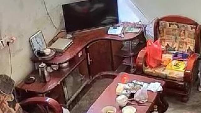 儿媳和婆婆吵架，儿媳居然……#监控下的一幕 #一定要看到结尾
