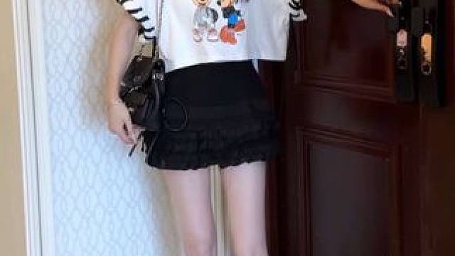 “无数次我觉得自己的人生要完蛋了，后来发现只要活着，人生就不会完蛋，一定会柳暗花明，绝处逢生！”