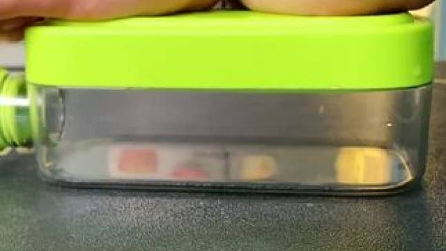 冰格水壶 冰格水壶 既是个冰格，也是个水壶，一壶两用，简直不要太好用 #冰格模具  #夏日必备  #