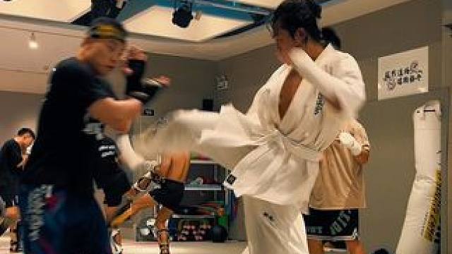 没有停更 只是在疯狂进步中… 期待我更多的优质内容吧！