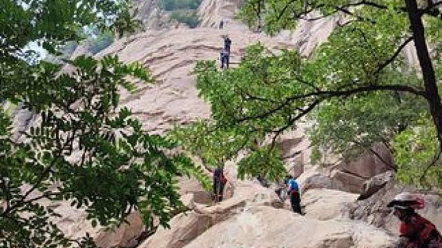 6.2山东行最后一天，这松弛感无敌了，先美美的睡上一觉，然后再各种过锚点过绳结爬上一百多米的崖上玩耍