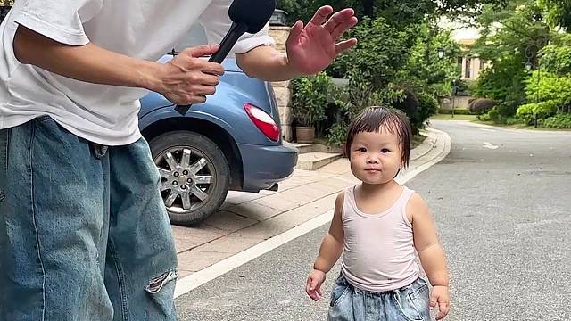 你敢信？人类幼崽采访反应能这么厉害！