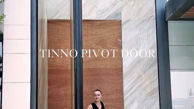 橡木偏轴门纹理直接高级感拉满#TINNO帝诺系统入户门 #别墅门 #系统门 #偏轴门