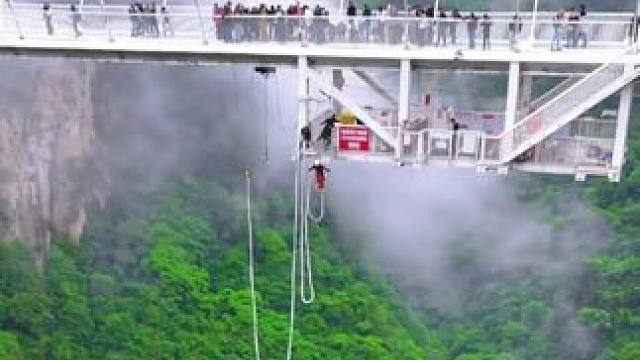 真给我们恐高星人看亖了 #张家界#张家界百龙天梯 #飞拉达#娱乐评论大赏