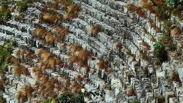 马鞍石水库位于河南省焦作市修武县云台山风景区内，地处太行山系，是海河流域卫河支流纸坊沟上游的一座中型