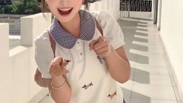 想不出文案，我暂且称它为甜妹的烦恼#可爱女人 #创作者中心 #创作灵感 #ootd穿搭 #手势舞