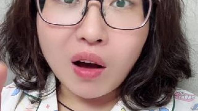 #徐艺洋给黄子韬打电话哭了 #小伙小妹换游记开播 #徐艺洋破破碎碎非洲家人缝缝补补 #万万没想到 #