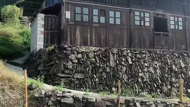 再也不会有其他人搬进来了，以后整个村就我一个人了，不会有人说我一事无成的天天在那里拍视频不去上班了，