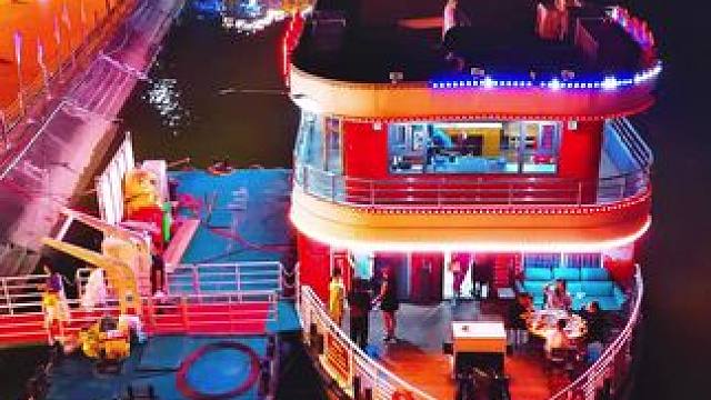 灯火辉煌的广元街头#最美城市夜景 #打卡最红地标 #最美夜晚 #旅行推荐官