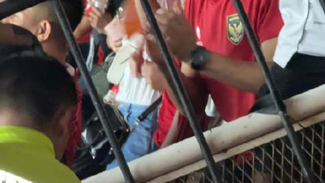 睡醒起来，依然还要面对，一直有人在问，既然都知道赢不了，为什么还要去看，我喜欢的是足球，如果不是他前