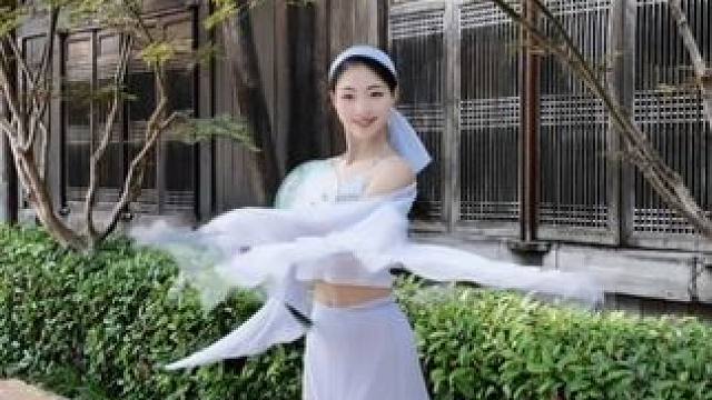 小雨️#舞蹈 #舞蹈翻跳 #白蛇 #古典舞