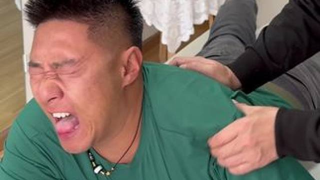 今日这个筋膜刀实在是酸爽至极#运动康复 #按摩 #vlog日常 #体态调整