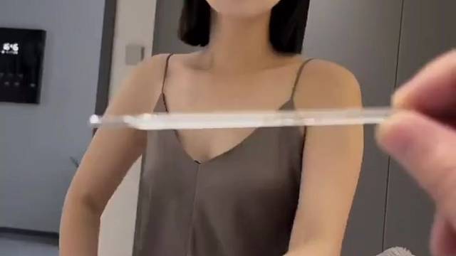 知道扎头发就是懂事的女人，你还不赶紧给她治治宫寒啊？