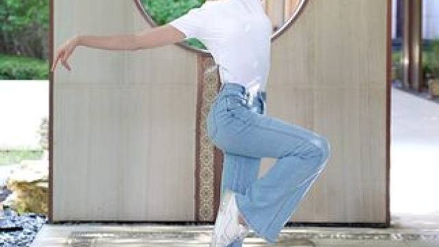 弦音起 水袖扬 我化作瓶身青花#青花瓷#向全世界展示中国舞 #专属于中国舞的美