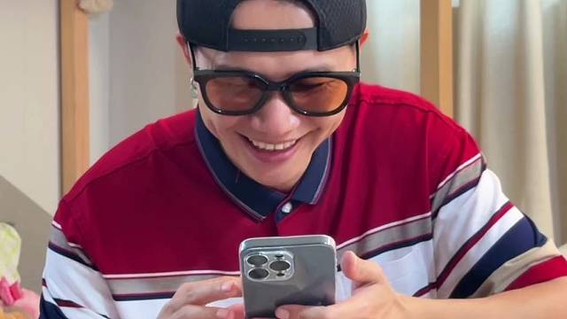 爸爸对待女儿和儿子的区别...