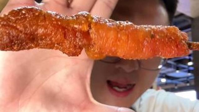 给你们挖到一个欣赏风景，朋友相聚的好地方，就是德和这边新开的畔二楼鲜货烧烤，快约朋友来试试吧！#美味