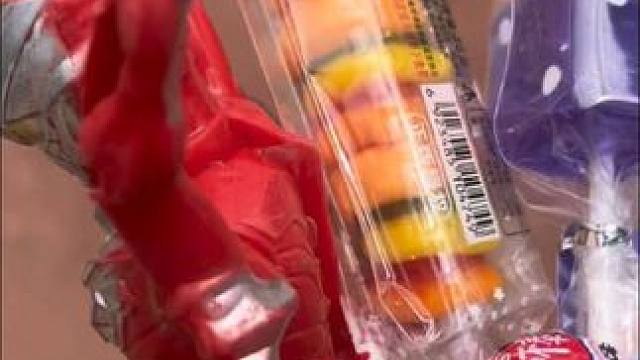 这么多好吃的糖果奥特曼怎么不要了#奥特曼玩具 #儿童玩具 #儿童乐趣