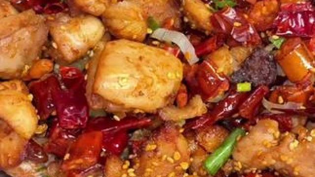 小朋友们说辣子鸡怎么这么好吃啊～下次再多做一点～#辣子鸡 #我的厨房日记 #零食 #美食vlog