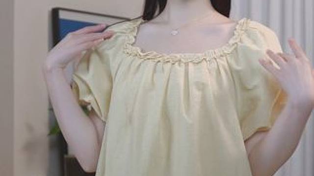 永远喜欢松弛感~#松弛感穿搭 #女装新款 #夏季穿搭 #黄色系穿搭 #连衣裙