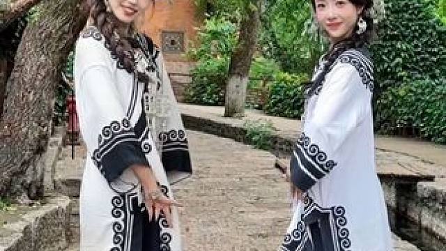 嫡长闺 带花当然得世世漂亮哦～ #姐妹花组合 #向全世界展示中国舞 #祝我们今生戴花世世漂亮 #今生