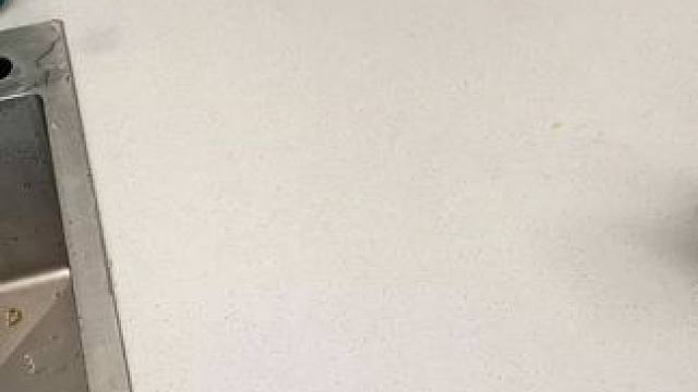 硅胶沥水垫 竟然还有人不知道水池旁可以放个#硅胶沥水垫#硅胶沥水垫 简直太实用了，整体软硅胶的材质，