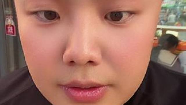 不是哥们。大周末的……