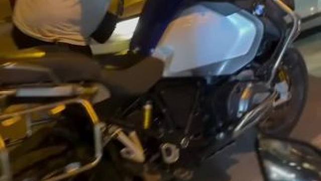 正确的玩法 #摩托车 #机车 #adv控车