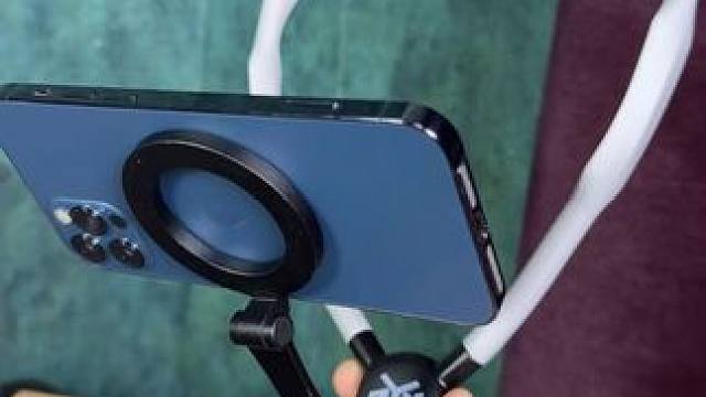 一挂一吸，手机也可以拍出各种第一视角的沉浸式画面 #磁吸挂脖支架 #第一视角