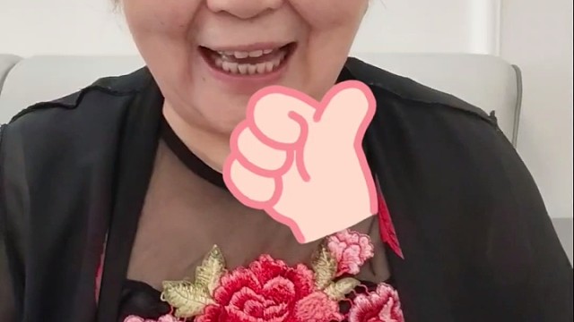 74岁杨大姐精神抖擞分享