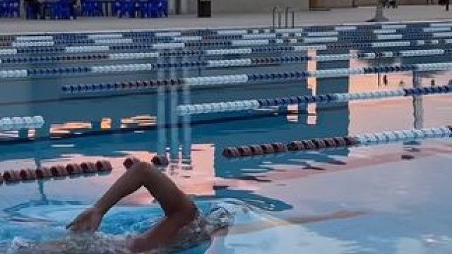 沉浸式欣赏丝滑的自由泳动作，很走水又很稳定！ #自由泳 #游泳 #游泳训练 #自由泳训练