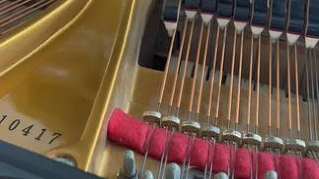 断了的弦～
更换一根新琴弦