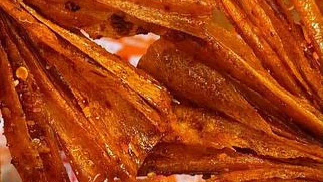 能吃辣的一定要来尝尝湖南特产手撕豆皮辣片#好吃到停不下来 #追剧小零食 #零食推荐 #解馋 #辣条