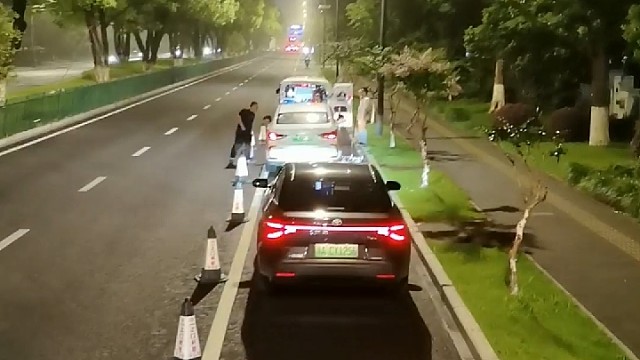 闪援移动轮胎店