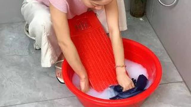 肥皂起泡盒，起泡很丰富不打滑 能站立的#肥皂起泡盒 ，起泡很丰富不打滑，可以把肥皂用的一点都不剩  