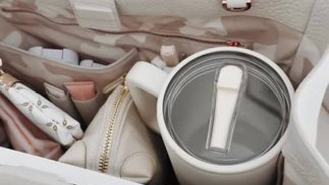 精致女人沉浸式整理出门物品vlog～✨☺️ 
#整理出门物品 #出门物品整理 #强迫症治愈系 #收纳