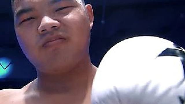 200斤少林武僧横空出世，三十秒KO美国拳王，又暴揍伊朗冠军