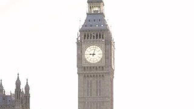 愿以寸心寄华夏，且将岁月赠山河#中国话 #翻唱 #何其有幸生其华夏 #英国 #外国街头唱中文歌