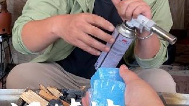 固体酒精块 它不单单只能当燃料来使用，最好用的还是当引燃块，户外烧烤小小一块轻松引燃#户外露营#户外