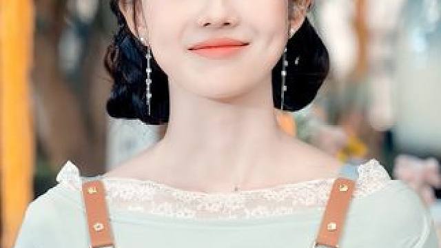 女孩和暗恋多年的校草居然相亲了..... #暗恋春日 #好剧推荐 #新剧来袭 #因为一个片段看了整部