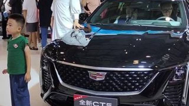 打卡青岛国际会展中心，苗岭路。2025车展门票12.34元，不用取票，左下角链接可购票。（注意，叠加