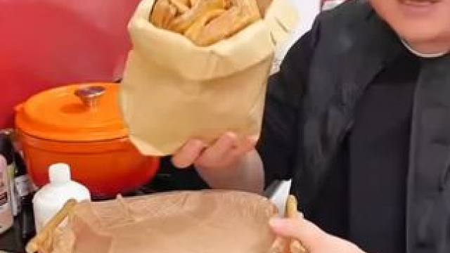 #香酥带鱼酥 都是精选深海带鱼的中段肉，酥酥脆脆，不用吐刺，小饿小馋来两块很合适！#追剧小零食 #好