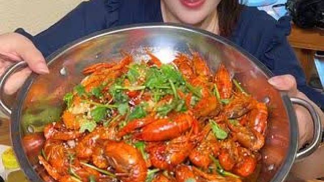 丰城哪里还找得到这么划算的美食啊 3斤龙虾48 还有无限叠加的代金券#丰城美食 #西北美食 #热辣江