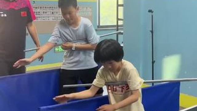 铁棍训练 #儿童乒乓球 #乒乓球基础教学 #打乒乓他是认真的 #随拍记录美好生活 #打乒乓球对身体的