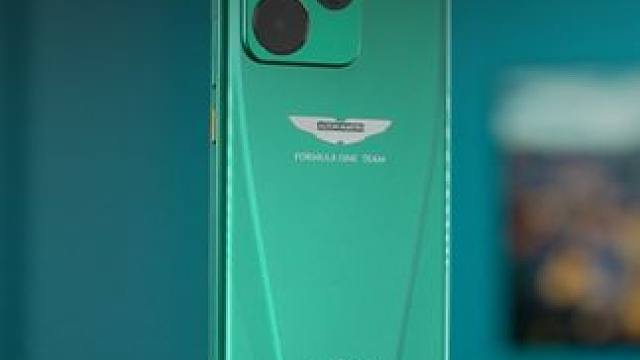 真我GT7阿斯顿马丁F1限量版来了！ 大家觉得如何？#数码科技 #真我