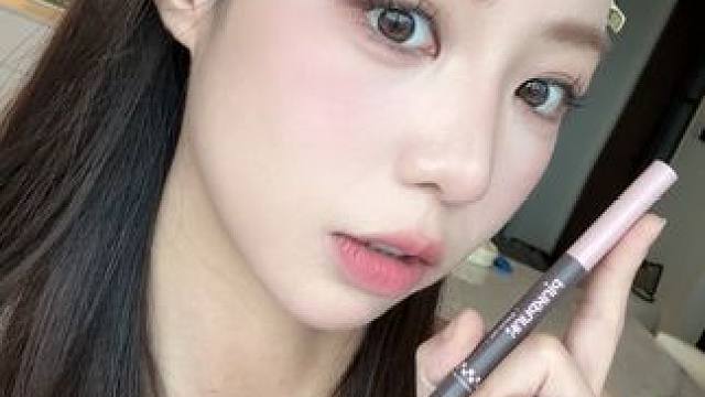 染眉膏眉笔二合一！还是这种超细节小刷头～懒人有福啦！ #染眉膏 #眉笔 #桃又野染眉膏 #野生眉 #