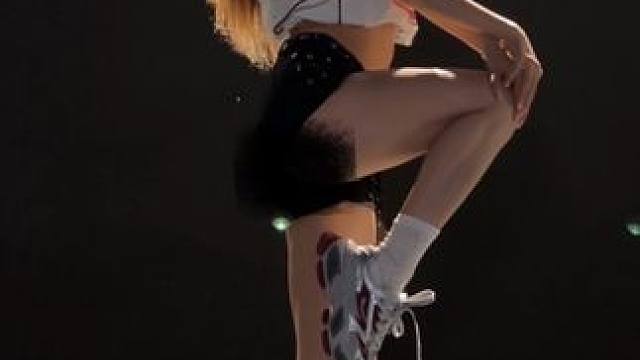 再跳还是很喜欢！！！ #troublemaker #jsan编舞 #泫雅 #OGR猫眼老爹鞋 #OG