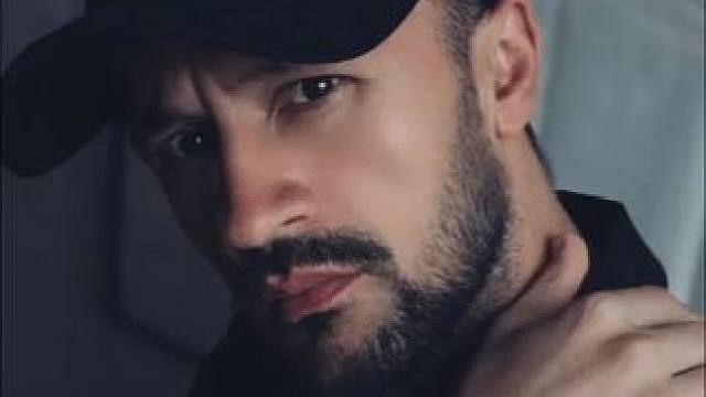 宅家创意自拍个性壁纸头像照技巧 #拍照技巧 #创作者伙伴计划 #创作者广告分成计划 #创意拍照 #种