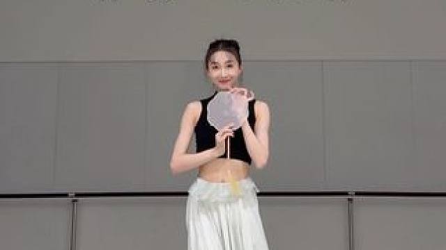 没人疼的建议去练舞 练完浑身疼
